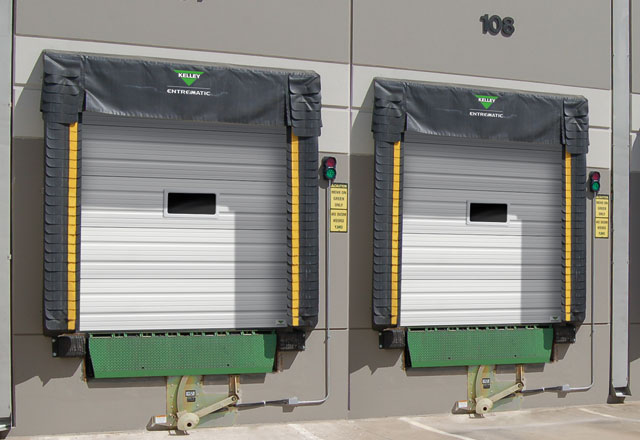 ommercial loading dock shelters installed at warehouse doors